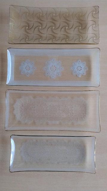 Decoratieve glazen schalen beschikbaar voor biedingen