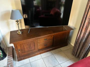 Massief eiken TV meubel beschikbaar voor biedingen
