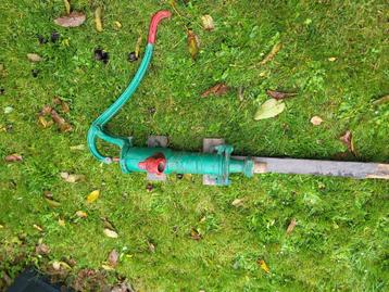 Handpomp waterpomp beschikbaar voor biedingen