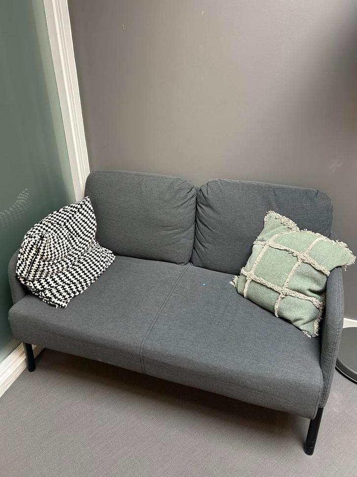 Blauw grijze bank - nette staat!, Huis en Inrichting, Banken | Bankstellen, Gebruikt, Rechte bank, Tweepersoons, 150 tot 200 cm