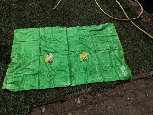Subbuteo speelveld en wedtrijdballen, Verzamelen, Sportartikelen en Voetbal, Buitenlandse clubs, Verzenden