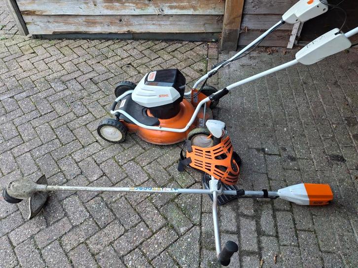 Stihl Grasmaaier & Bomaaier accu Set, Tuin en Terras, Grasmaaiers, Gebruikt, Accu-grasmaaier, 40 t/m 49 cm, Cirkelmaaier, Opvangzak