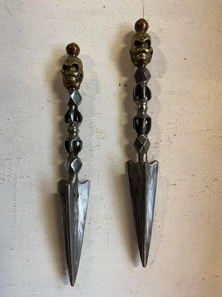 2 Tibetaanse rituele dolken, Phurba, Antiek en Kunst, Curiosa en Brocante, Ophalen of Verzenden