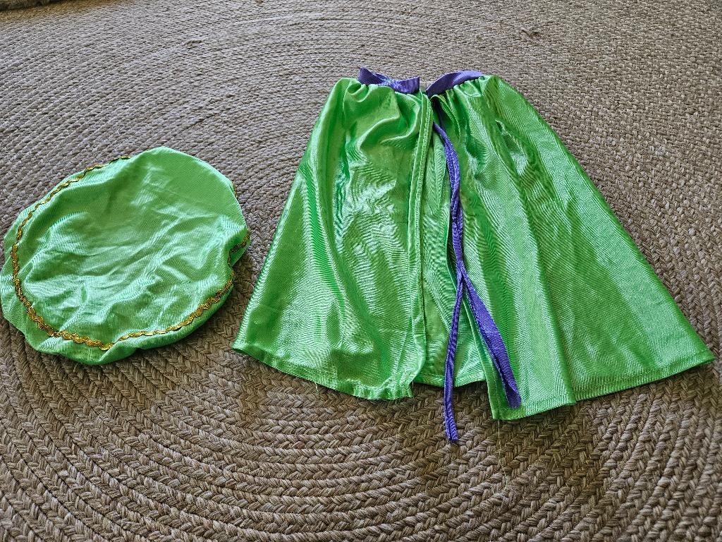 Kinder pietenpak (cape en muts), Ophalen of Verzenden, Zo goed als nieuw