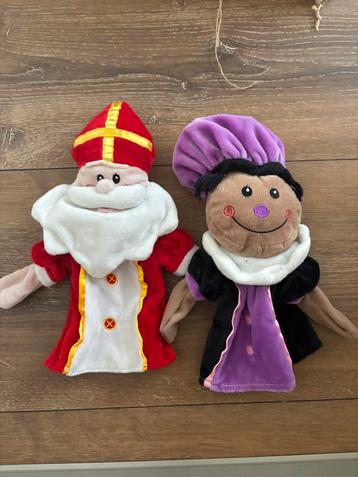 2 handpoppen sint en piet tesamen 2,50 euro beschikbaar voor biedingen