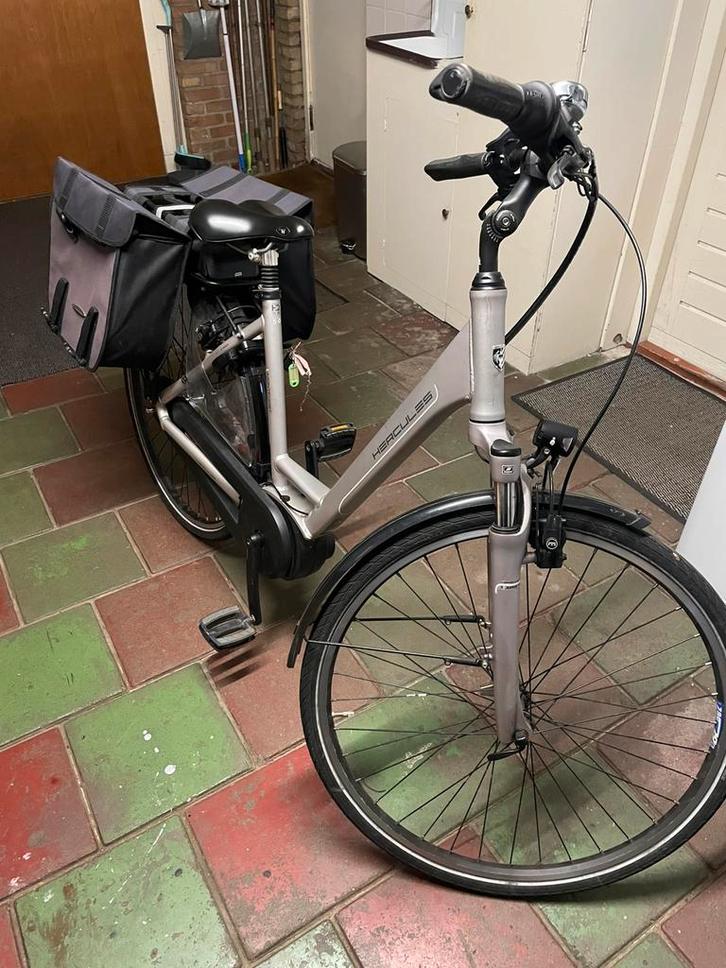 Hercules bosch ebike, Fietsen en Brommers, Elektrische fietsen, Zo goed als nieuw, Overige merken, 50 km per accu of meer, Ophalen