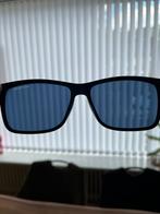 Mooie blauwe tommy Hilfiger zonnebril, Ophalen, Zo goed als nieuw, Blauw, Ray-Ban