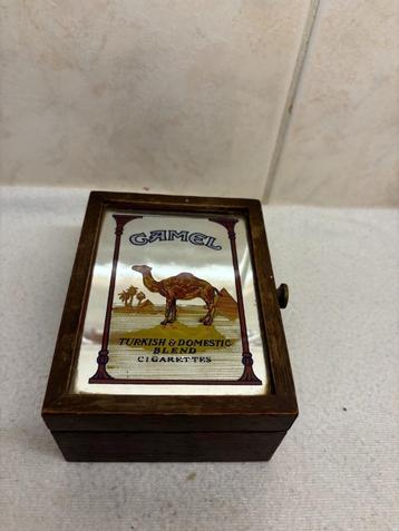 Nostalgisch Houten Camel Doosje beschikbaar voor biedingen