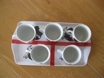 bekers op een dienblad en 4 losse bekers /NIEUW beschikbaar voor biedingen