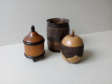 Houten voorraadpotjes.Afrika/India.Handgemaakt.Pr.p/st.vanaf beschikbaar voor biedingen