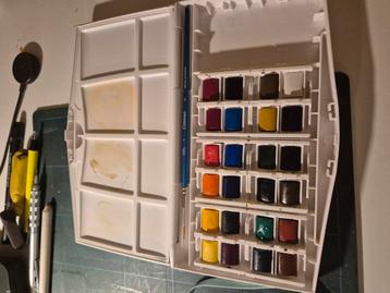 ZEER weinig gebruikte Winsor & Newton Cotman napjes 24 beschikbaar voor biedingen
