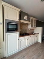 Nette Keuken met veel opbergruimte, Ophalen, Wit, Enkelwandige keuken, Zo goed als nieuw