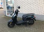 HELE MOOIE SYM MIO BROM 45KM 4-TAKT MAT ZWART BJ2022 9000KM, Fietsen en Brommers, Scooters | SYM