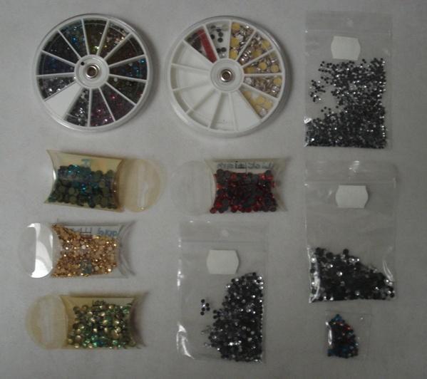 Hoeveelheid nwe hotfix strass steentjes in diverse kleuren, Hobby en Vrije tijd, Kledingapplicaties en Hotfix, Nieuw, Hotfix steentjes