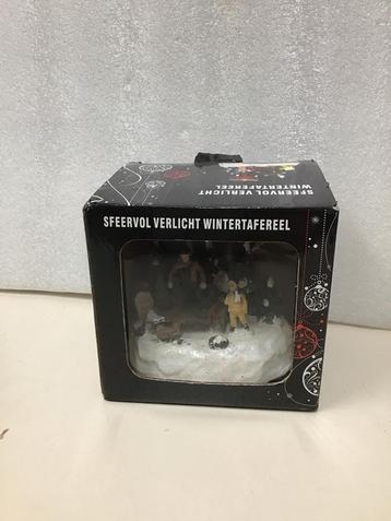 Kerst Wintertafereel met Verlichting beschikbaar voor biedingen