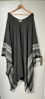 Miss Etam lange poncho grijs/wit.30% wol.One size.Als nieuw., Miss Etam, Ophalen of Verzenden, Zo goed als nieuw, Grijs