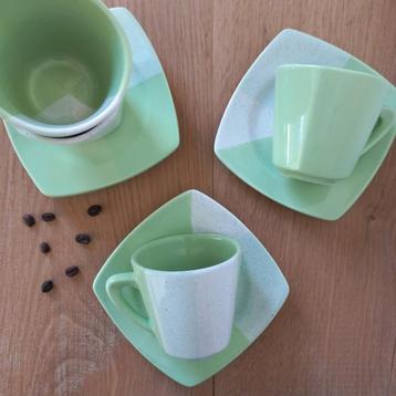 Vintage kop en schotel, groen gestipt set van 4 beschikbaar voor biedingen