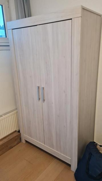 Bebies first baby kledingkast  beschikbaar voor biedingen