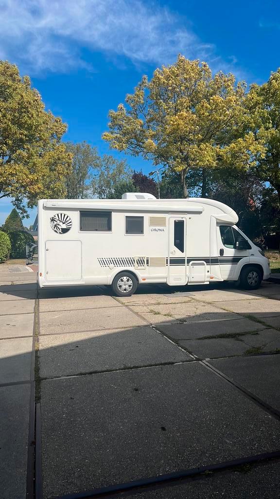 Mc Louis MC4-74G 2015 km stand 82500 queensbed dak airco, Caravans en Kamperen, Campers, Particulier, tot en met 4, Half-integraal