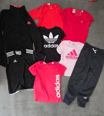 Pakket Adidas (6 shirts, 1 trui, 1 broek) maat S beschikbaar voor biedingen