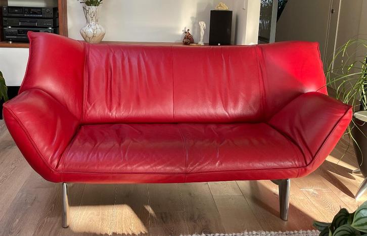 Leolux 2 zitsbank Tango rood leer, Huis en Inrichting, Banken | Bankstellen, Gebruikt, Rechte bank, Tweepersoons, 150 tot 200 cm