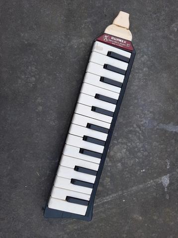 Hohner 27 melodica met koffertje, goede staat beschikbaar voor biedingen