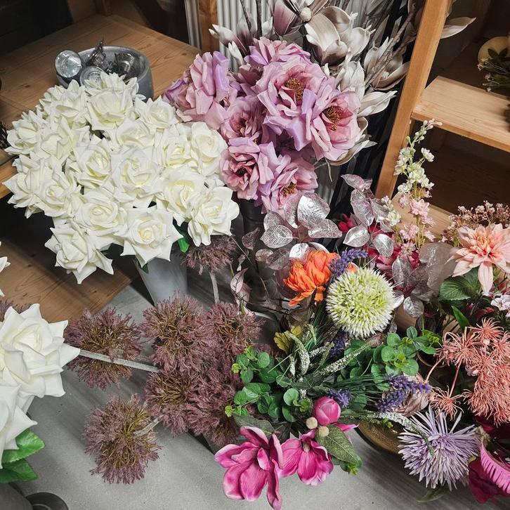 Nieuwe kunstbloemen en vazen, Huis en Inrichting, Woonaccessoires | Kunstplanten en Kunstbloemen, Nieuw, Binnen, Ophalen of Verzenden