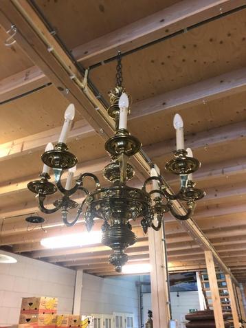 kroonluchter beschikbaar voor biedingen