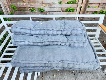 2x set antracietkleurige pallet kussens  beschikbaar voor biedingen