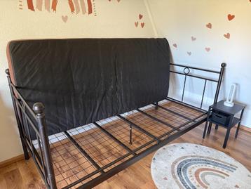 Logeerbed beschikbaar voor biedingen