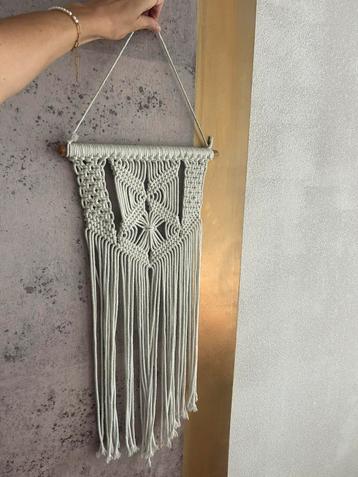 Wandhanger macrame beschikbaar voor biedingen