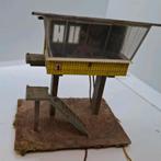 Seinhuis op stalen poten in ho  mist trap, Hobby en Vrije tijd, Modeltreinen | H0, Gebruikt, Gelijkstroom of Wisselstroom, Brug, Tunnel of Gebouw