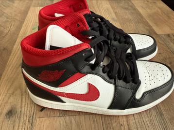 Nike AIR JORDAN 1 MID – White/Gym Red/Black mt 40 sneakers beschikbaar voor biedingen