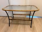 Vintage rotan tafeltje, Huis en Inrichting, Tafels | Bijzettafels, Gebruikt, 55 tot 75 cm, Ovaal, Ophalen