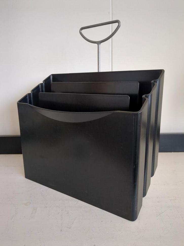 Magis lectuurbak - Design Andries & Hiroko van Onck, Huis en Inrichting, Woonaccessoires | Krantenbakken en Lectuurbakken, Gebruikt