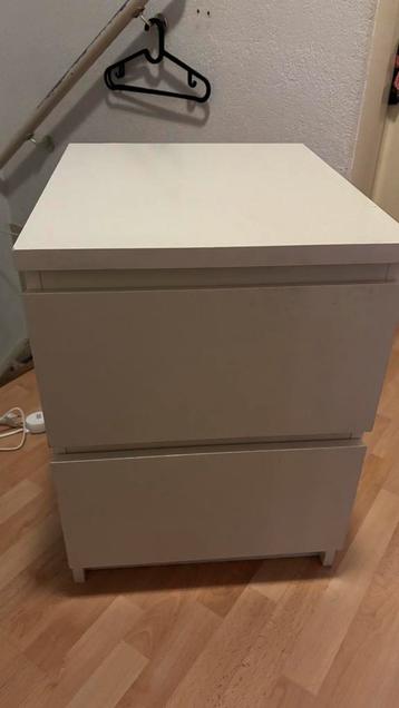 Malm Nachtkastje - Wit ikea beschikbaar voor biedingen