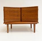 Engels houten kastje met messing versiering, 19650's, Vintage, X, 25 tot 50 cm, Gebruikt