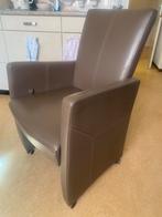 Twee lederen stoelen bruin wieltjes, Huis en Inrichting, Fauteuils, Ophalen, Zo goed als nieuw, 50 tot 75 cm, Leer