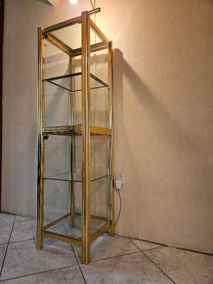 Italiaanse Vitrinekast messing/glazen uit de jaren 70, Huis en Inrichting, Kasten | Vitrinekasten, Zo goed als nieuw, 150 tot 200 cm