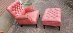 Prachtige fauteuil met hocker. Leer Gecapitonneerd oud roze, Leer, 75 tot 100 cm, Zo goed als nieuw, 50 tot 75 cm