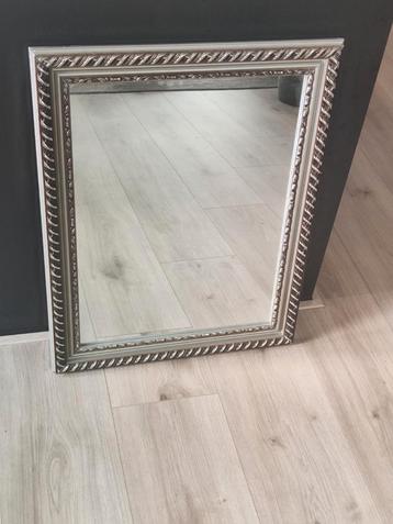 Spiegel 57 x 73 beschikbaar voor biedingen