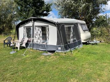 Hobby Classic 495 met vaste bedden en voortent beschikbaar voor biedingen