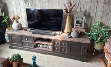 Tv-meubel & buffetkast in VT Wonen soil beschikbaar voor biedingen