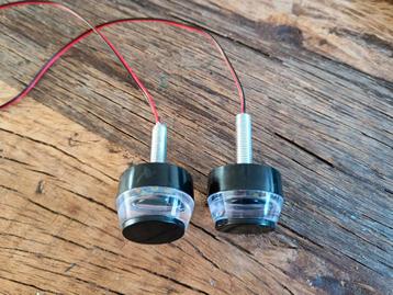 Led knipperlichten voor op 't einde van je stuur.  beschikbaar voor biedingen