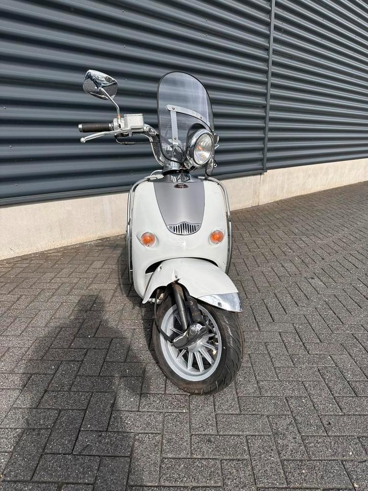 Aprilia Mojito Custom snor, Fietsen en Brommers, Scooters | Aprilia, Zo goed als nieuw, Mojito of Habana, Maximaal 25 km/u, Benzine