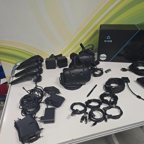 HTC Vive VR bril controllers basis station en div kabels, Spelcomputers en Games, Virtual Reality, Gebruikt, Pc, Ophalen