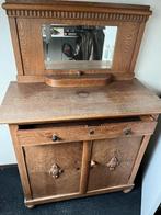 Oude kast met opstand en spiegel; opknapper, Ophalen