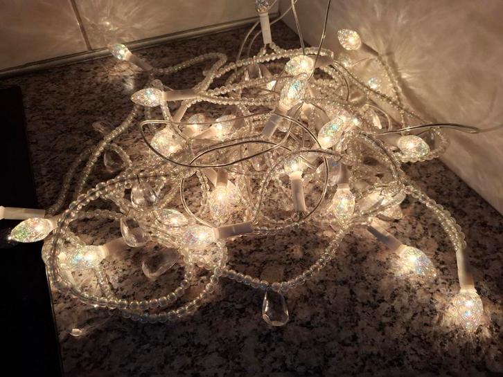 Decoratieve lichtslinger met kristallen, Huis en Inrichting, Lampen | Hanglampen, Gebruikt, 75 cm of meer, Kunststof, Ophalen of Verzenden