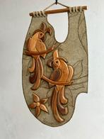 Muurhanger hout op leer papegaaien parrots, Ophalen of Verzenden