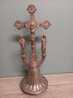 Antiek kruisbeeld met figuren, Antiek en Kunst, Antiek | Religie, Ophalen of Verzenden